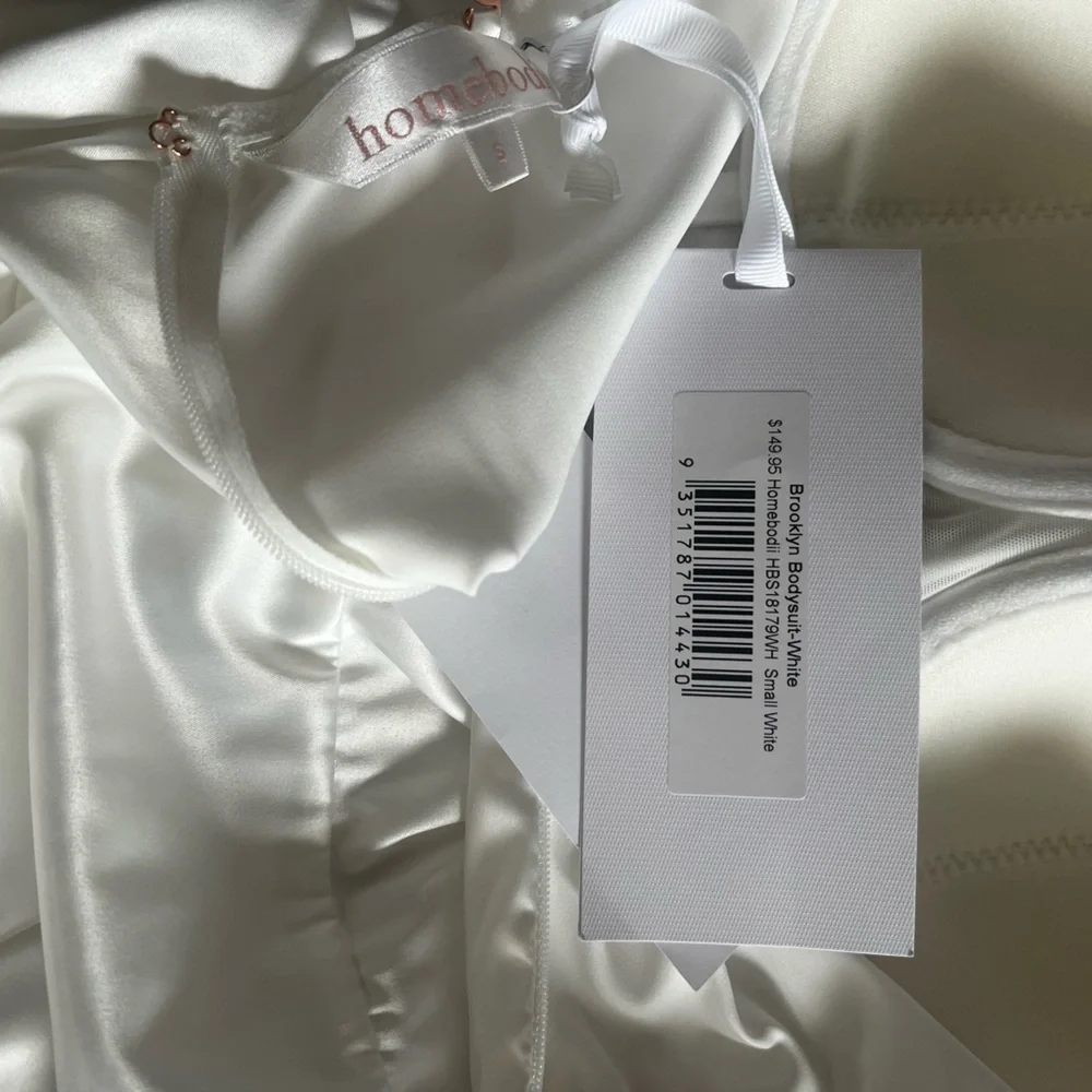 Homebodii elegant white